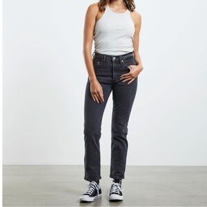 Vintage Levi's 505 Regular Fit Straight Leg Men’s Jeans 
Size 38x30